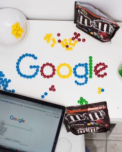 Google Ads autorise les noms de marque dans les annonces